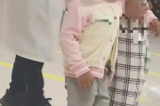 医院回应女童头上插刀有无报案：“是她妈妈不小心弄的，怎么报案呀？”