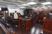 男子网恋6年花60万元发现女友竟是室友，室友：看他老实想骗点钱用